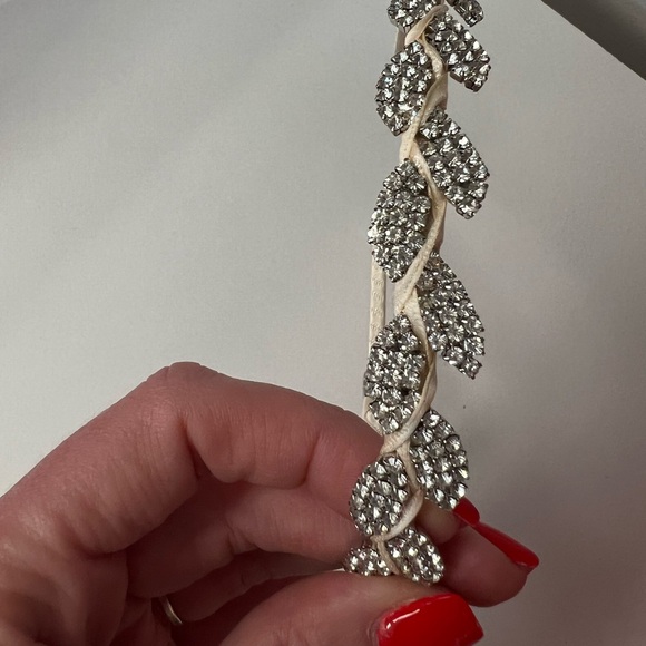 NWOT Nordstrom Teardrop Rhinestone Leaf Crown Headband - Picture 6 of 11